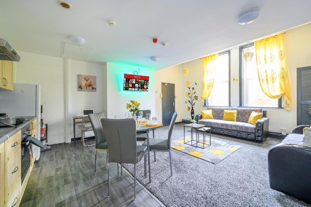 -F5Gh- For Relaxed & Cosy Stay, Free Parking, Wifi Лийдс Екстериор снимка