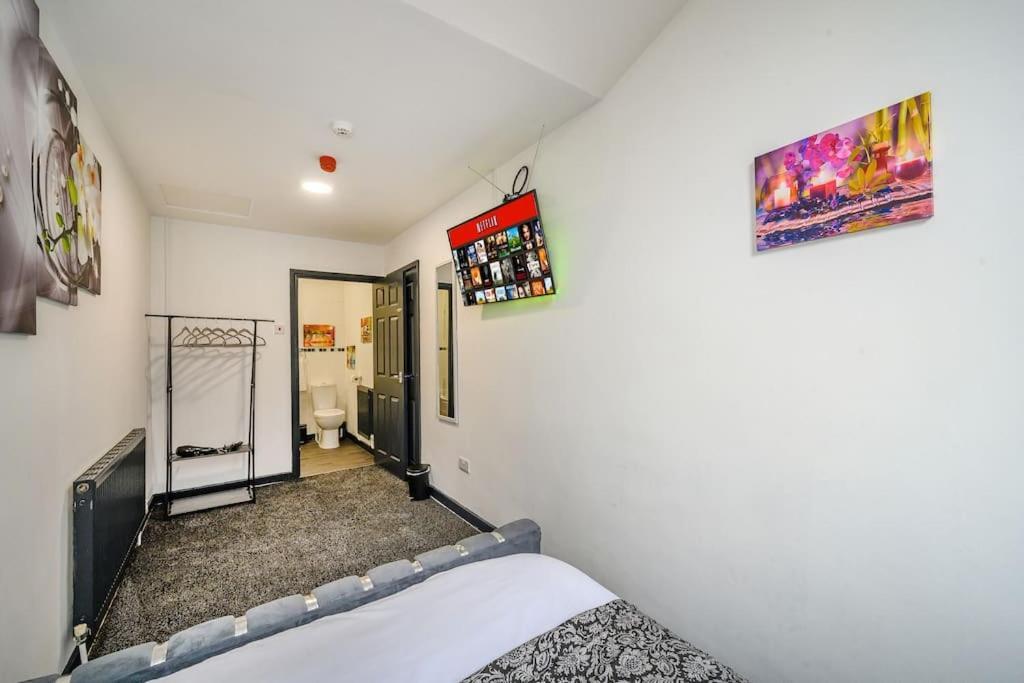 -F5Gh- For Relaxed & Cosy Stay, Free Parking, Wifi Лийдс Екстериор снимка