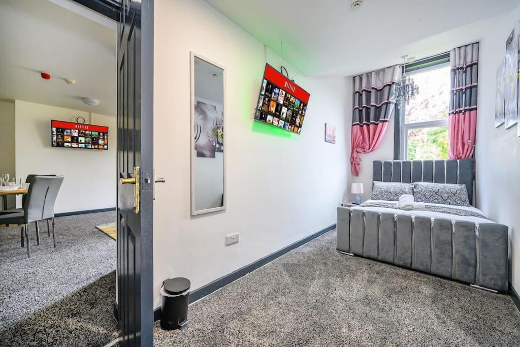 -F5Gh- For Relaxed & Cosy Stay, Free Parking, Wifi Лийдс Екстериор снимка
